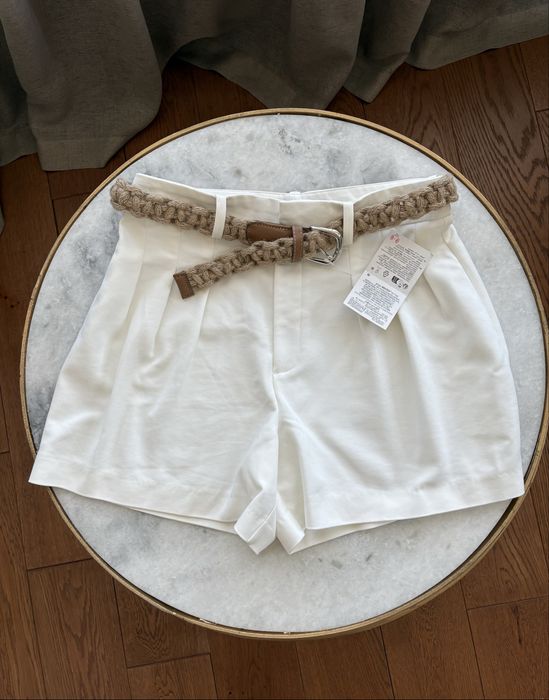 Нови къси дънкови панталони на H&M и бели къси панталони на Zara