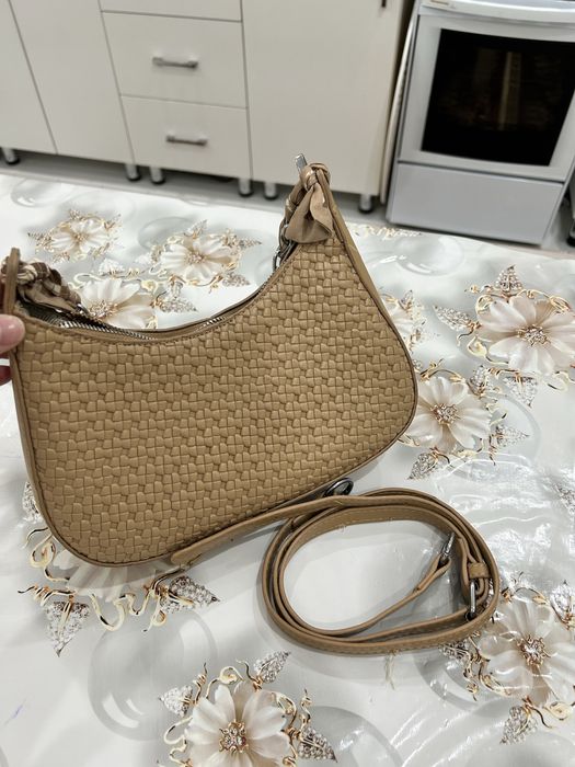 Сумка 2000 тенгеге беріп жіберемін.Баскада сумкалар бар