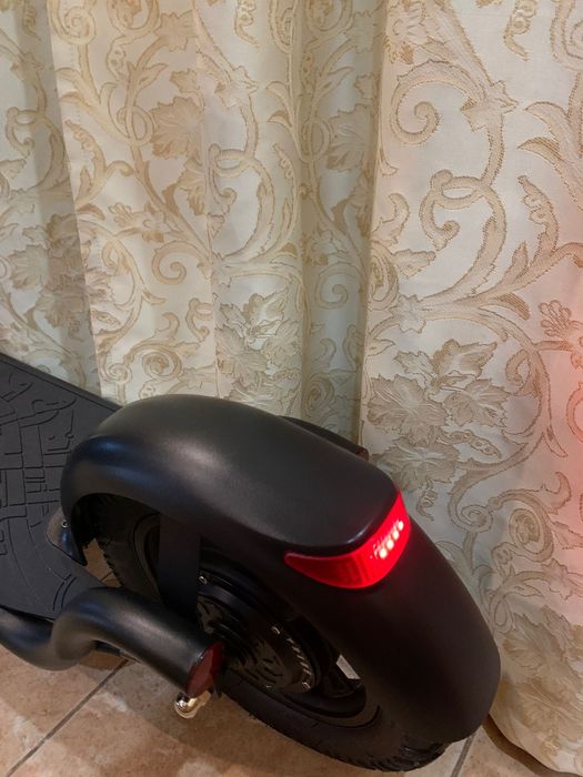 Электросамокат последней модели!