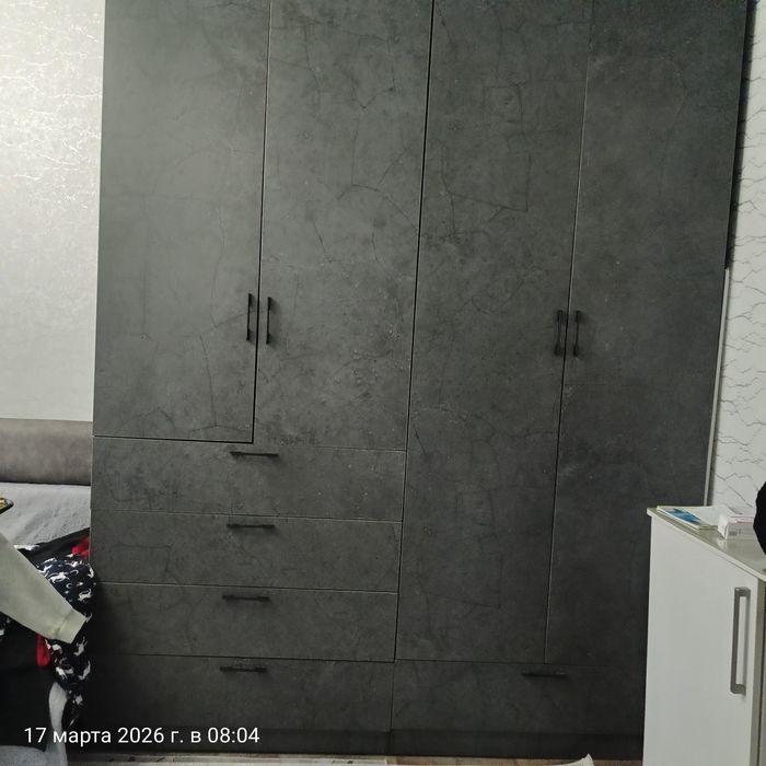 Продам шифоньер в отличном состоянии.