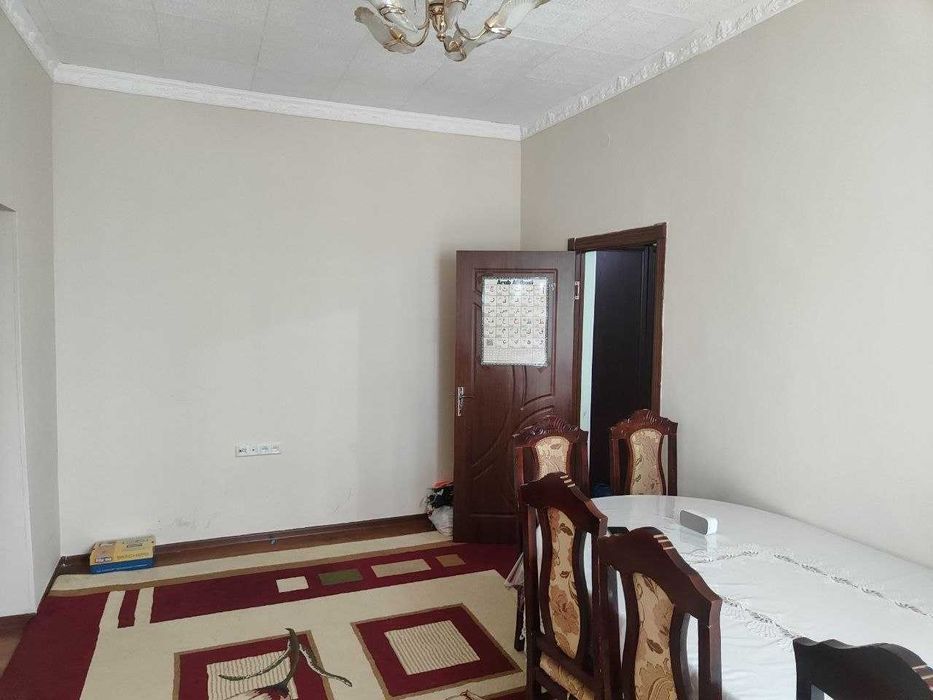 куйлюк массив 1.  метро матонат  2 ком  2/4/4   ID Q