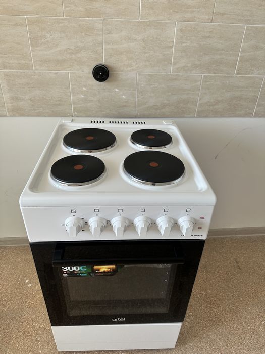 электрическая плита  Artel Comarella 50 00-E