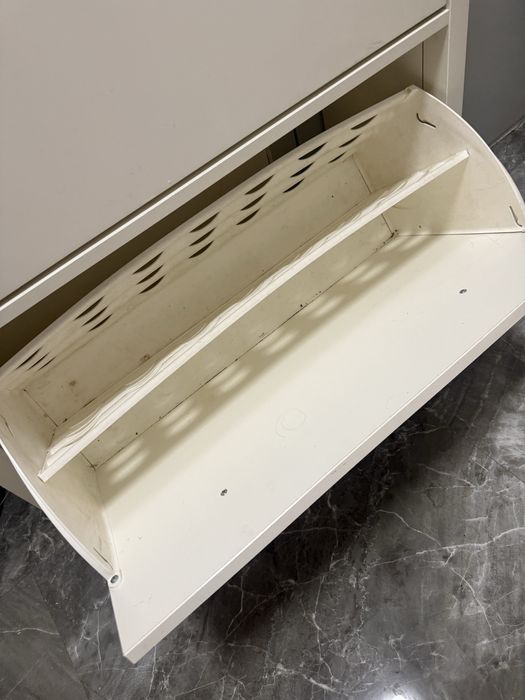 Обувница IKEA в хорошем состоянии