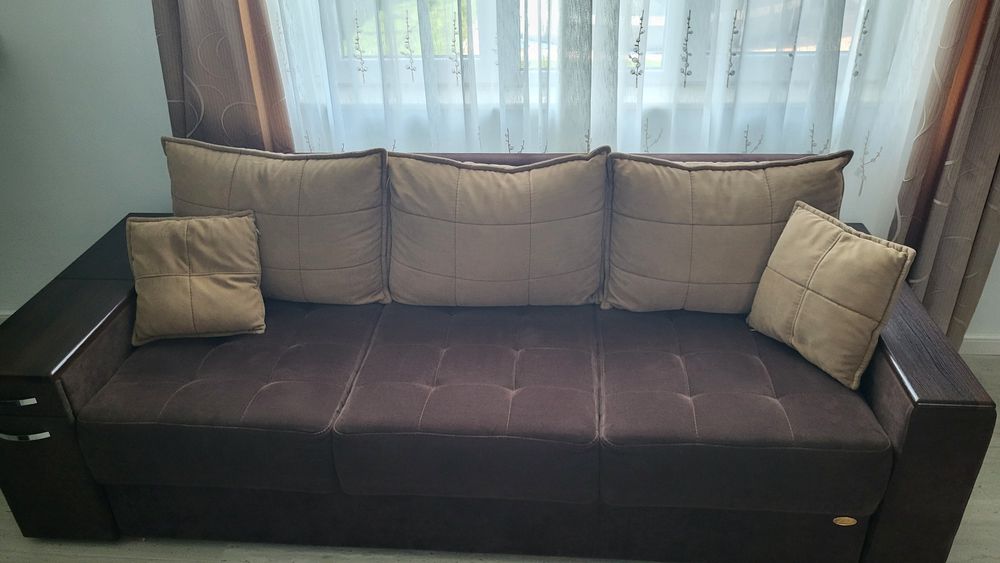 Vând colțar și canapea