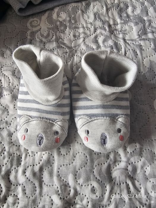 Дрехи за бебе 6-9м. Яке, елек комплект, боди