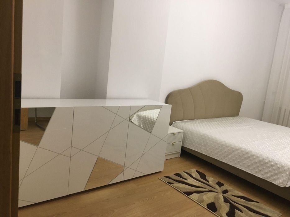 Дава се под наем Тристаен апартамент в София, Лозенец - 80 кв.м за 877.71 € - Снимка #6