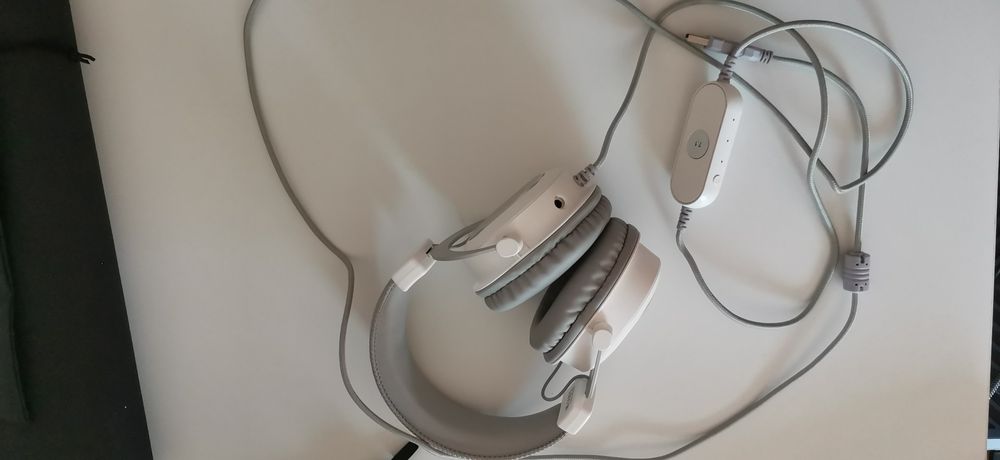 Продаются наушники fifine H6 + коврик бесплатно