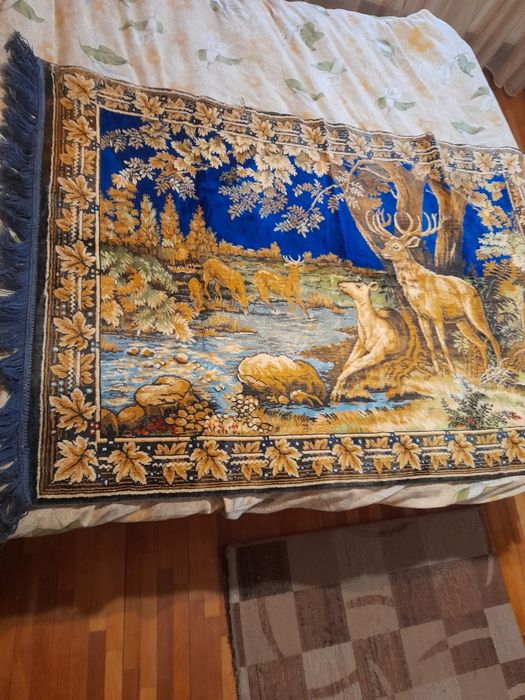 Carpeta  cu cerbul si caprioarele