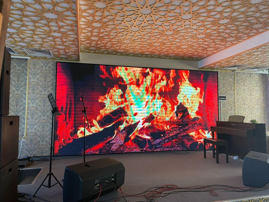 Лэд экран продам размер 250×450см внутрениий