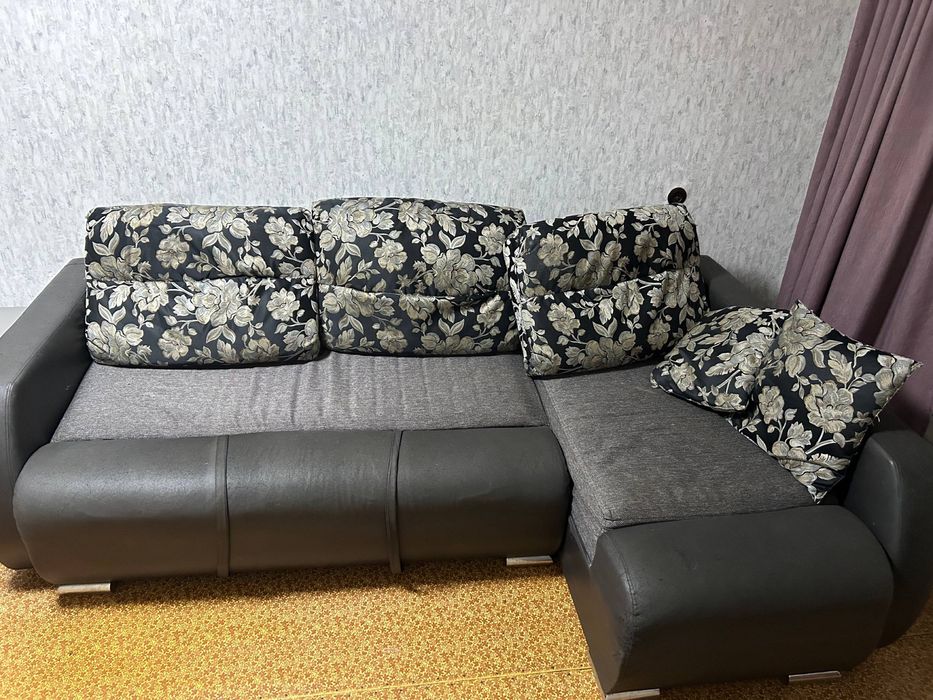 Продам диван! Срочно!