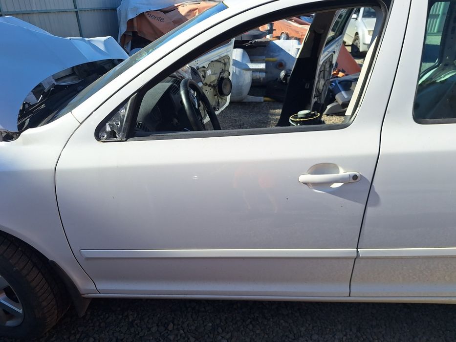Usi usi Skoda Octavia 2 an 2005-2013 cod culoare 1026 albe