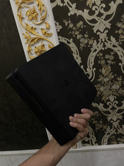 Plastation 4 fat 1 TB