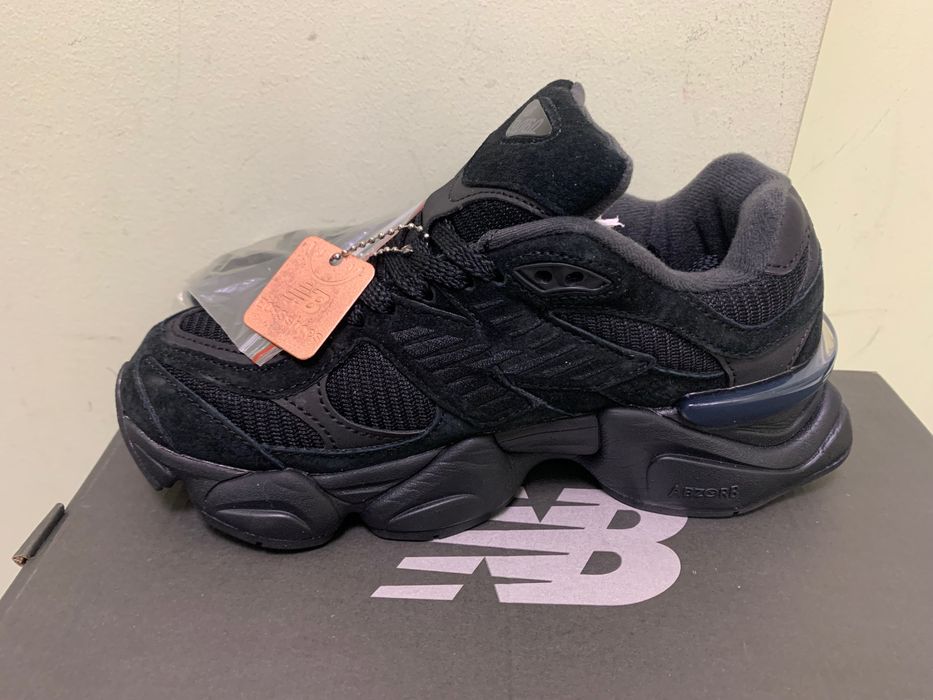 Нови дамски маратонки New Balance 9060 all black налични 37 размер