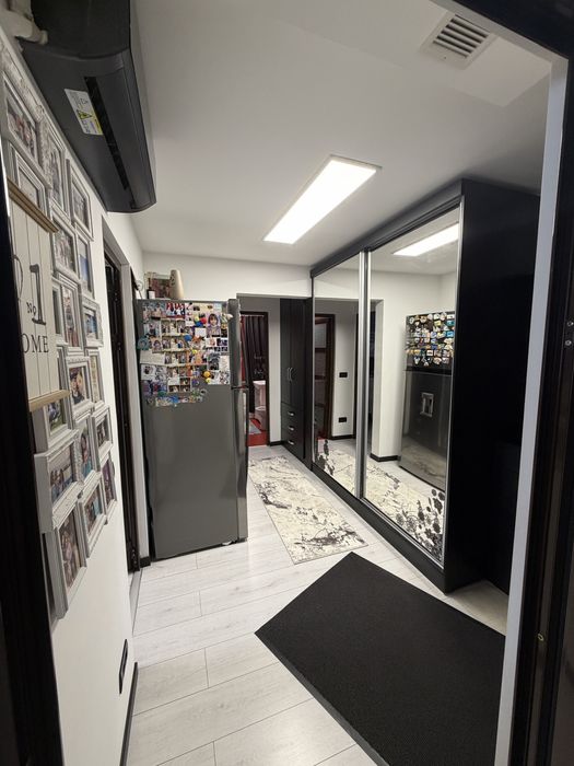 Vand apartament 2 camere + Garaj