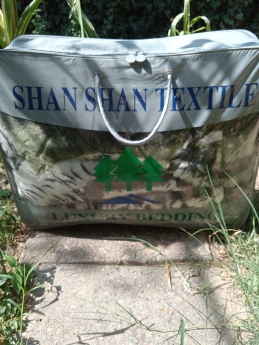 Покрывало новое 2,30 на 1,95, в отличном состоянии. НОВОЕ!!!

С