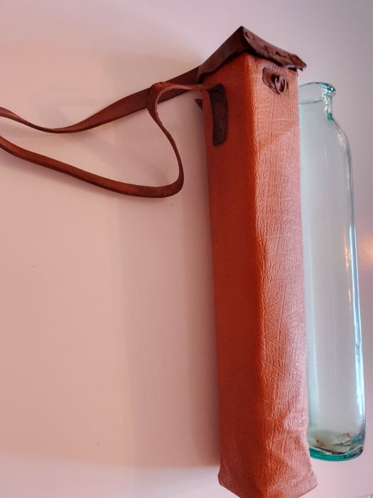 Бутилка в кожен калъф (термос)