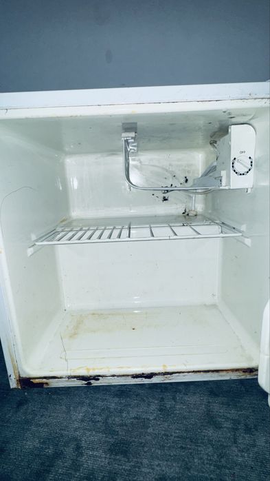 Продам холодильник Midea c морозильником