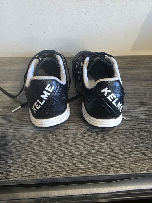 Футболни обувки стоножки Kelme 35