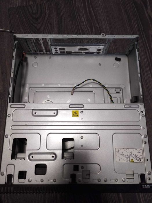 Carcasa Lenovo ThinkCentre + DVD RW