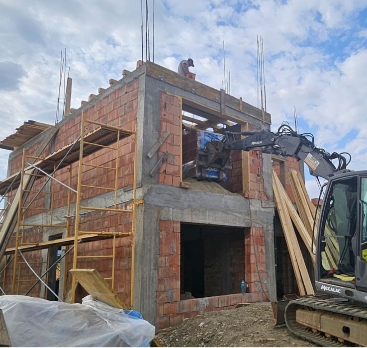 Excavator Mecalac 8MCR