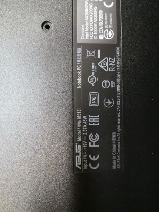 Asus VivoBook M513I M513IA-WB514T работещ, на части.