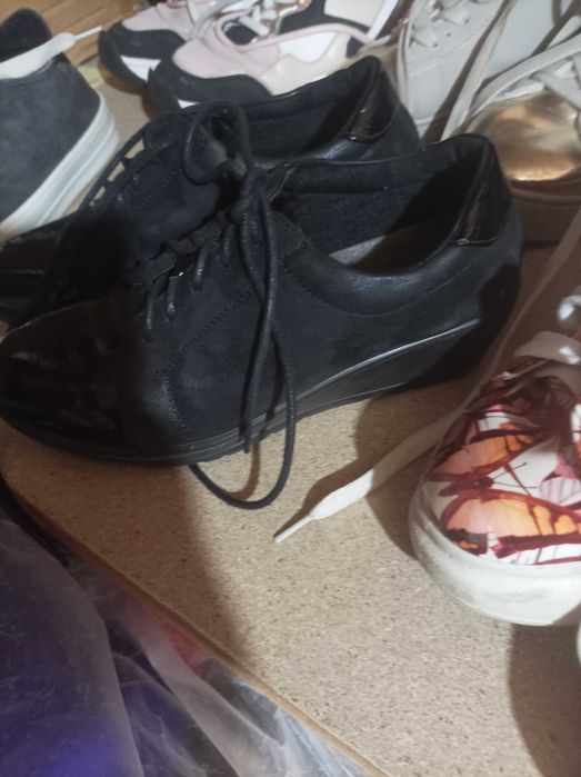 Обувки спортни и запазени
