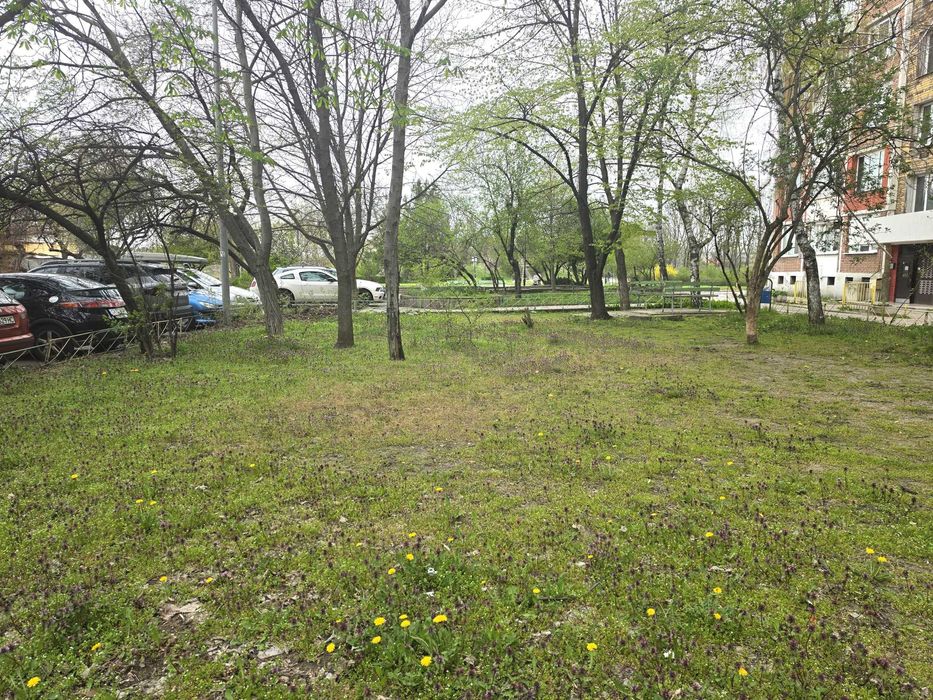 Дава под наем просторен 3-стаен апартамент в ж.к. Дружба – до езерото