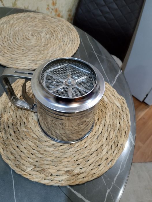 Полуавтомотический просеиватель муки