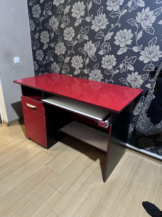 стол компьютерный