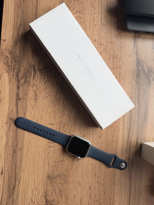Продам apple watch 9 45mm
