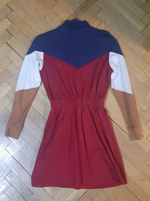 Дамска рокля с дълъг ръкав "Bershka"