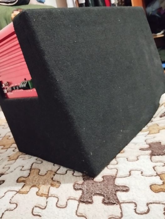 Продам вуфер для машины срочно