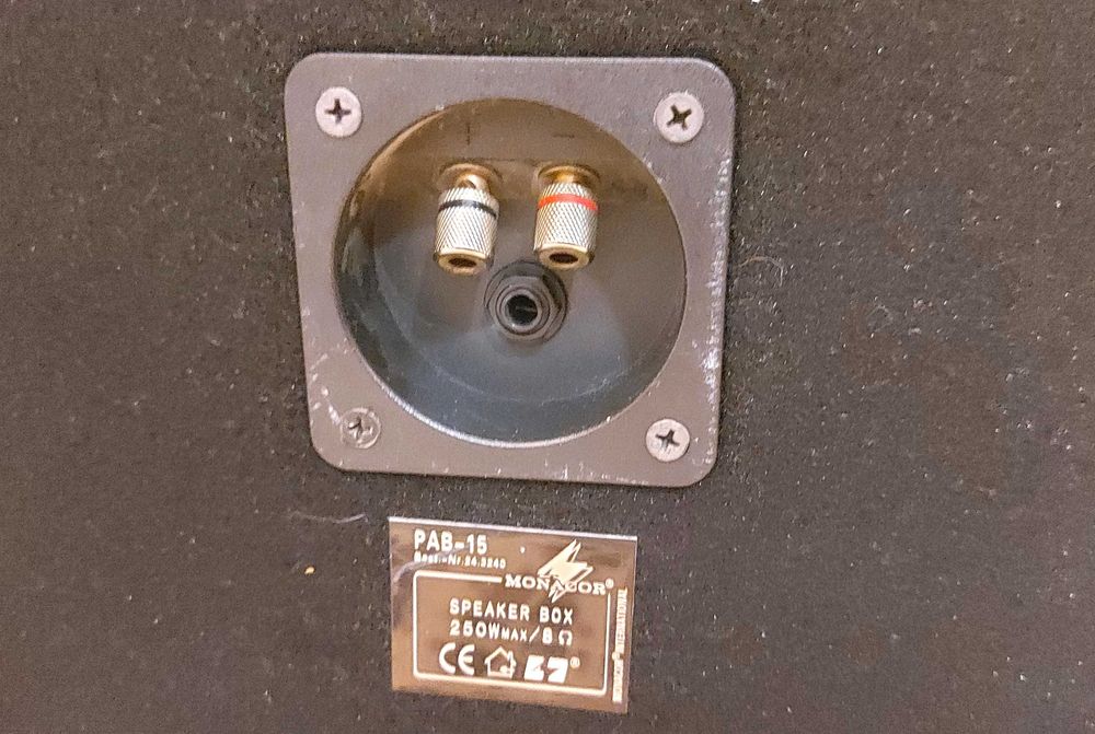 Boxe pasive Monacor PBA 15 ( sateliţi ) 15 ţoli doua cāi