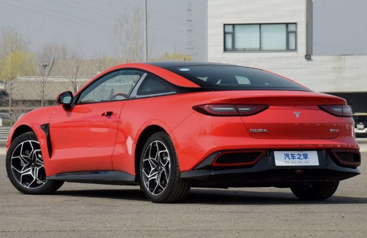 Neta GT 580 AWD | 3.7s | 462 л.с.

Цвет: красный

Мощность – 462 л.с.