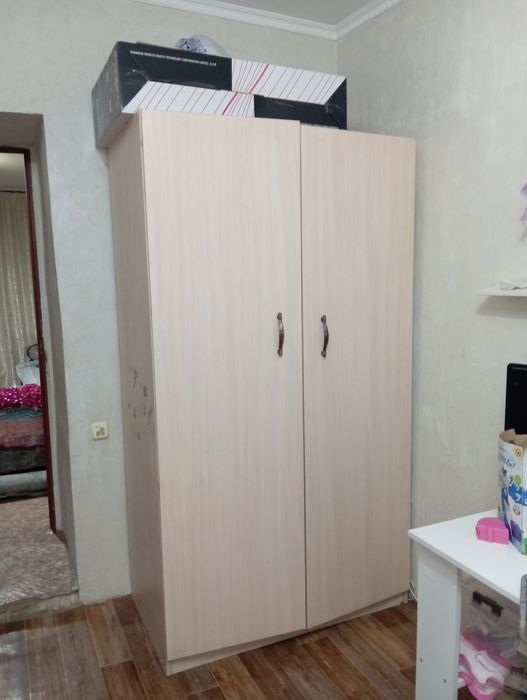 Продам шкаф плательный