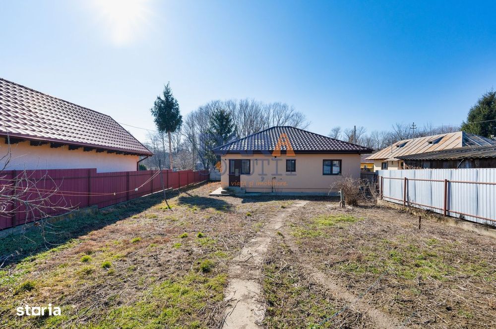 Casă nouă - 2800 mp teren