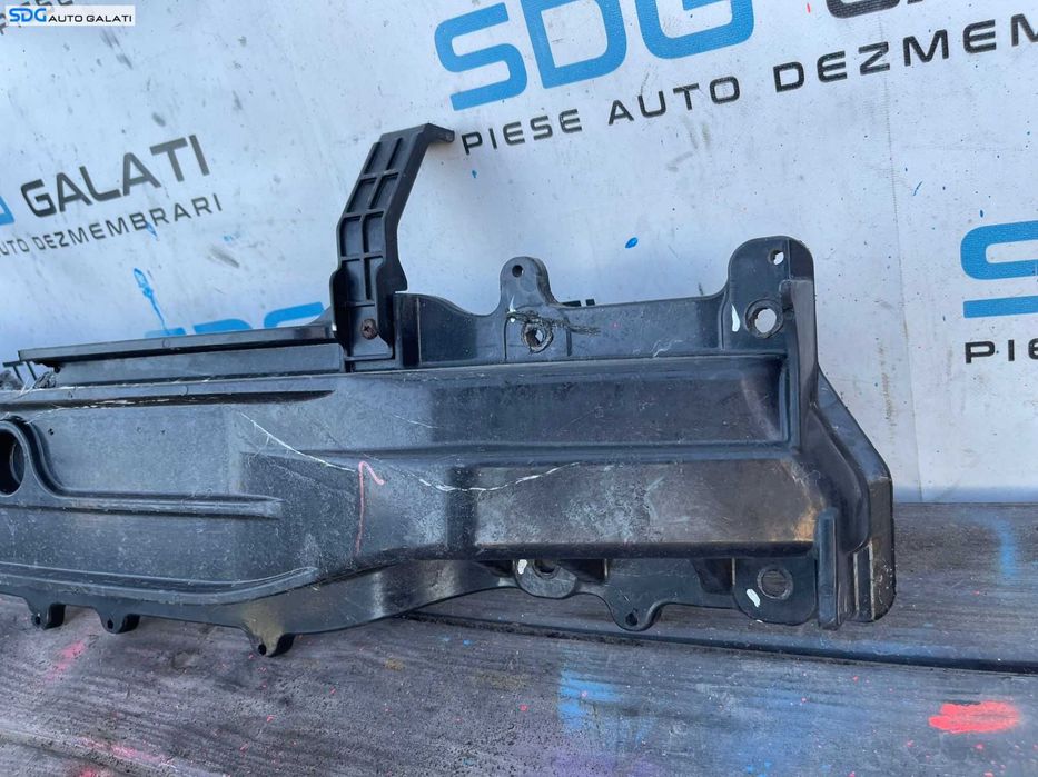 Armatura Intaritura de la Bara Spoiler Spate Hyundai i30 2011 - 2015 Cod 86631-A6000 [2024]