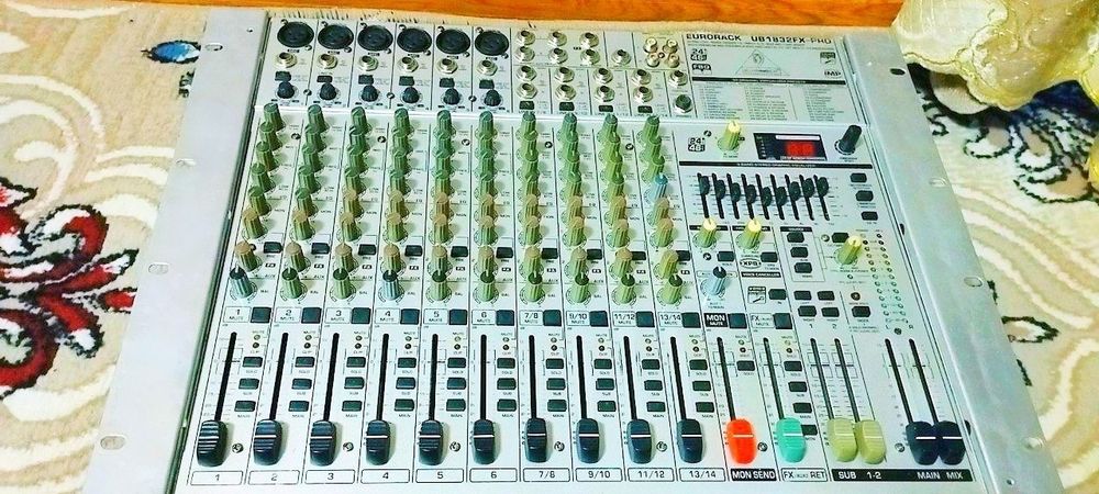 Behringer 18 32 Mishker Pult