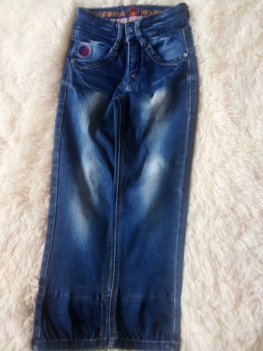 Продам джинсы на мальчика
