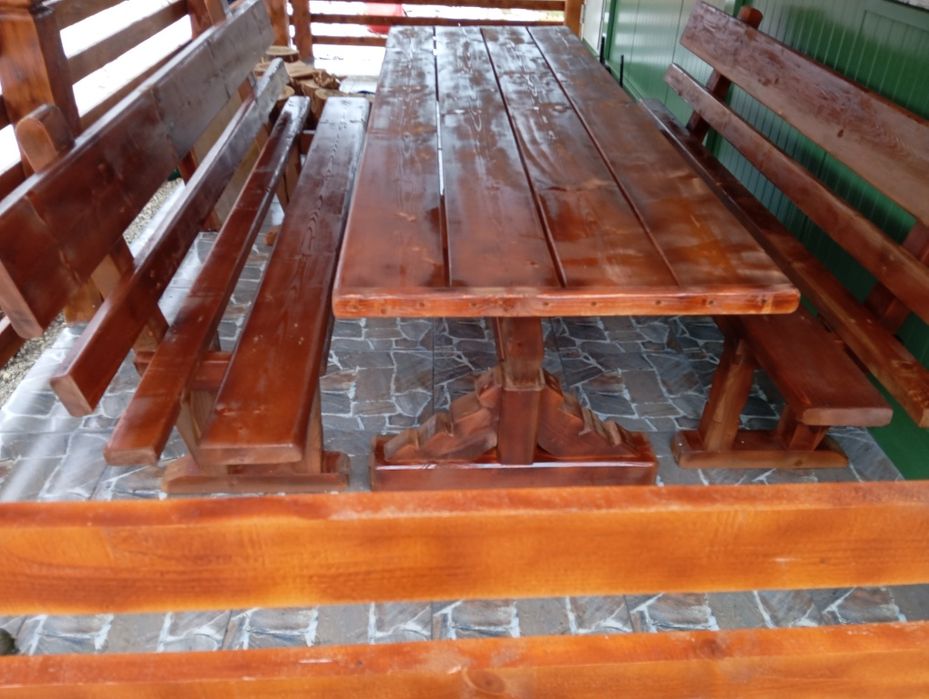 Masă lemn masiv pentru terasă grădină