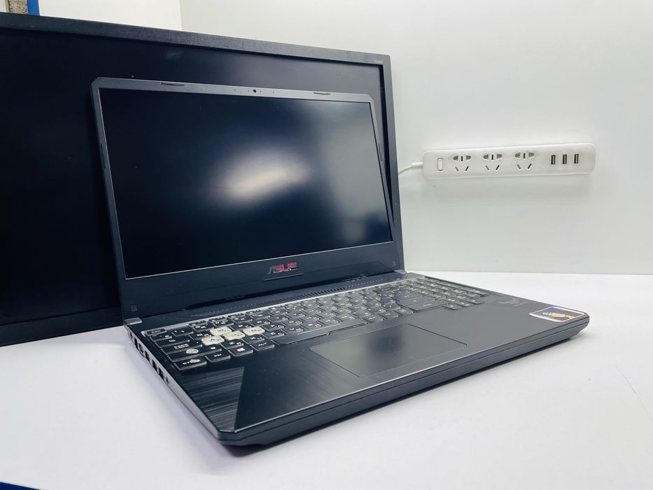 Продам Ноутбук в хорошем состояний