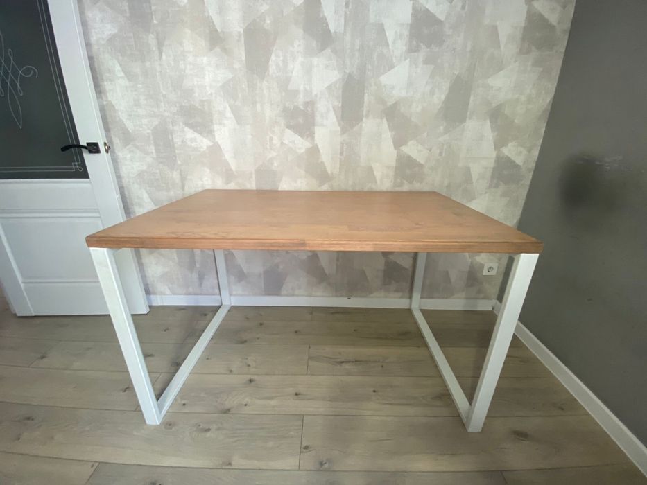 Продам стол кухонный обеденный!