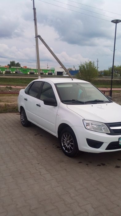 Лада Гранта 2018 года выпуска.