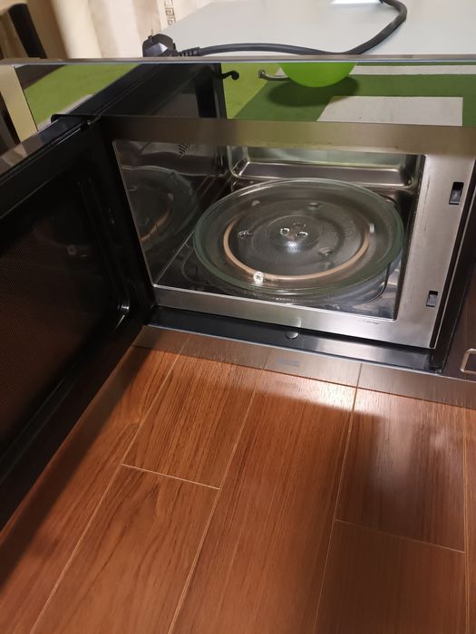 Cuptor cu microunde incorporabil perfect funcțional