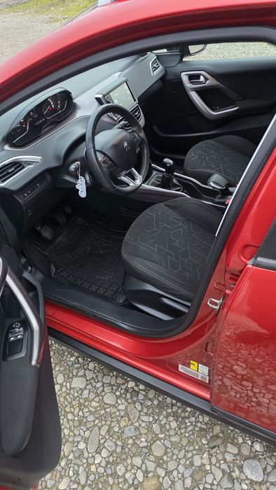 Peugeot 2008 1.2 benzina  fab 2015