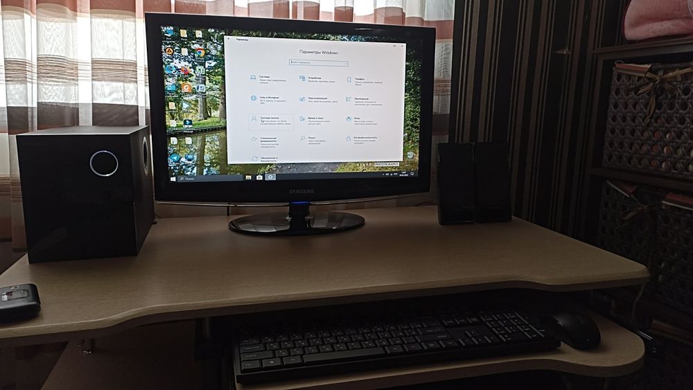 Настольный рабочий компьютер