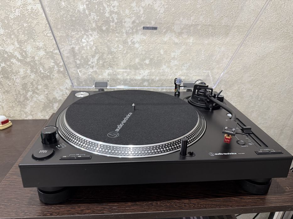 Проигрыватель винила Audio-Technica AT-LP140XP