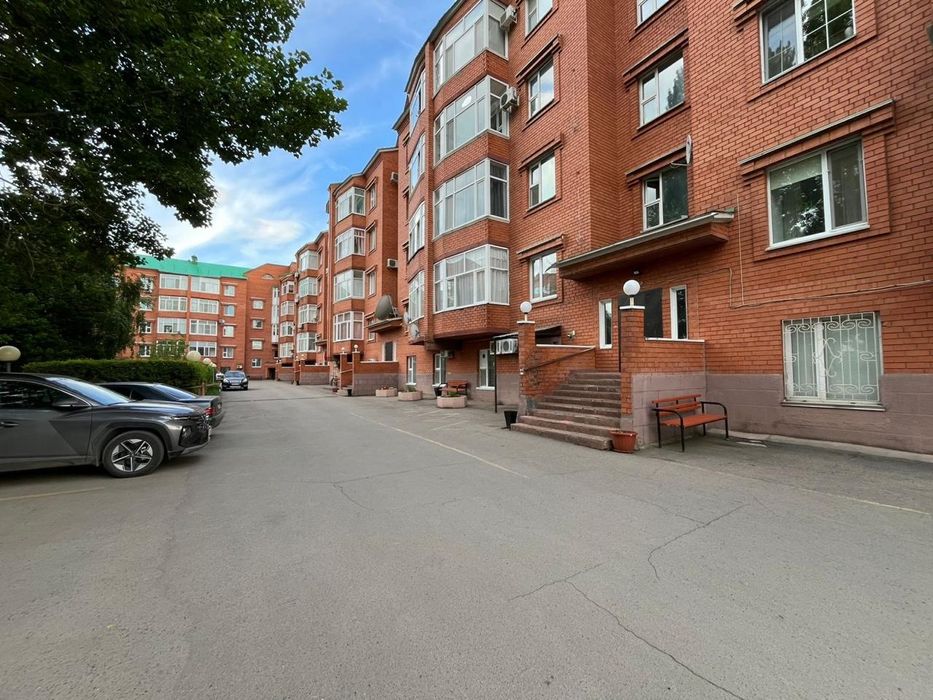 Срочно продается 3 ком кв  в центре города