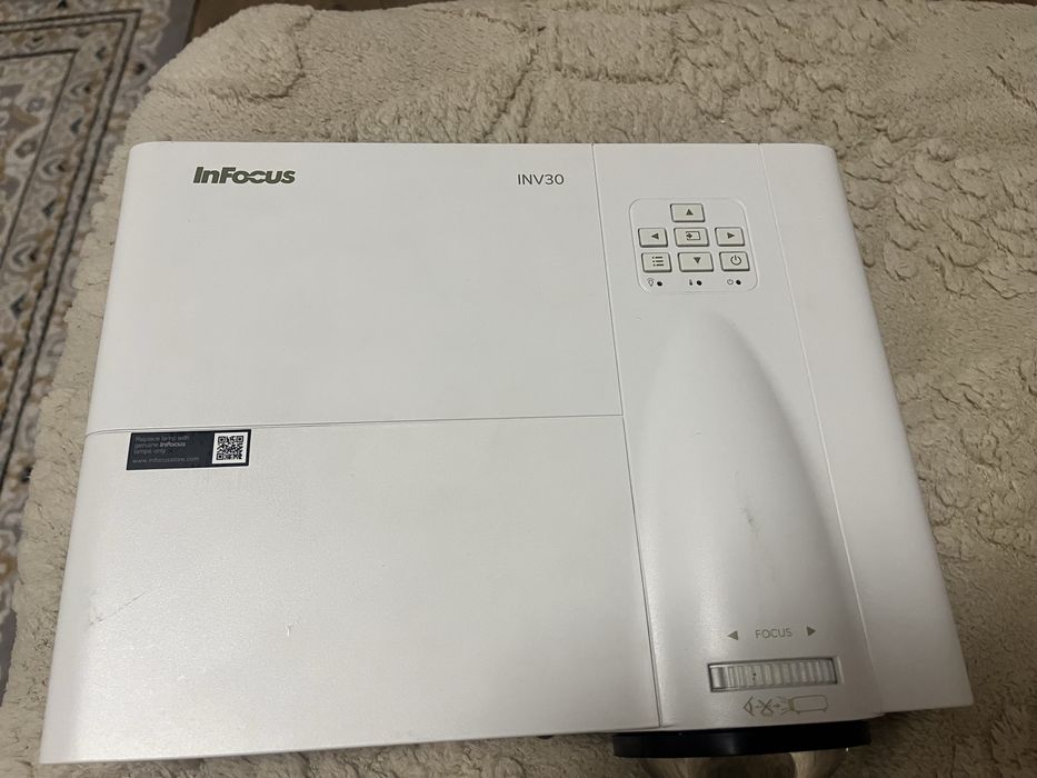 проектор InFocus INV30.