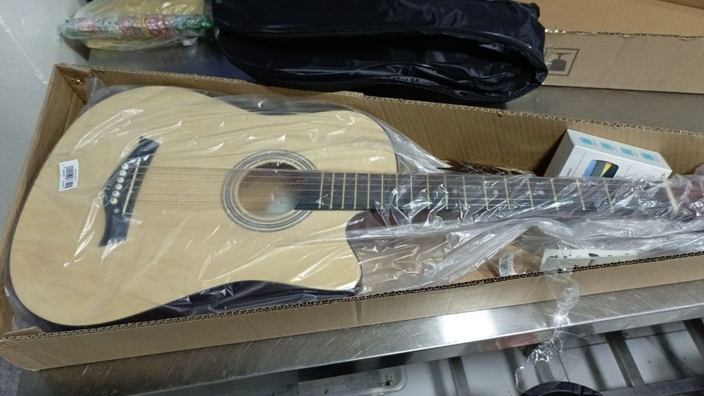 Akustik gitara toplami yangi SOTILADI!!!